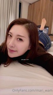 大奶妹回家无聊后偷窥视角玩自己